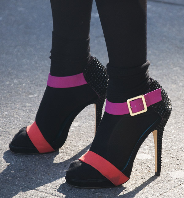 meia-calça-soquetes-social-estilos-looks-modelo-2012-outono-inverno-tendência-volta-usar-como-socks-shoes-com-sapatos-botas-sandálias-tipos-modelos-nyfw-shoes-street-style-fashion-blo